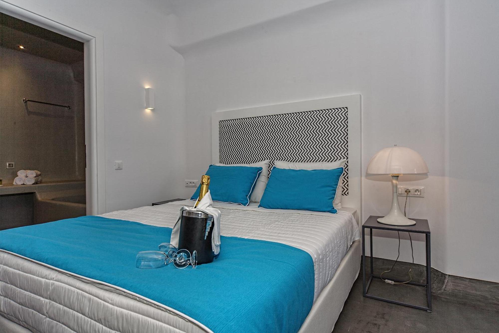 Kamári Blue Waves Suites & Apartments מראה חיצוני תמונה